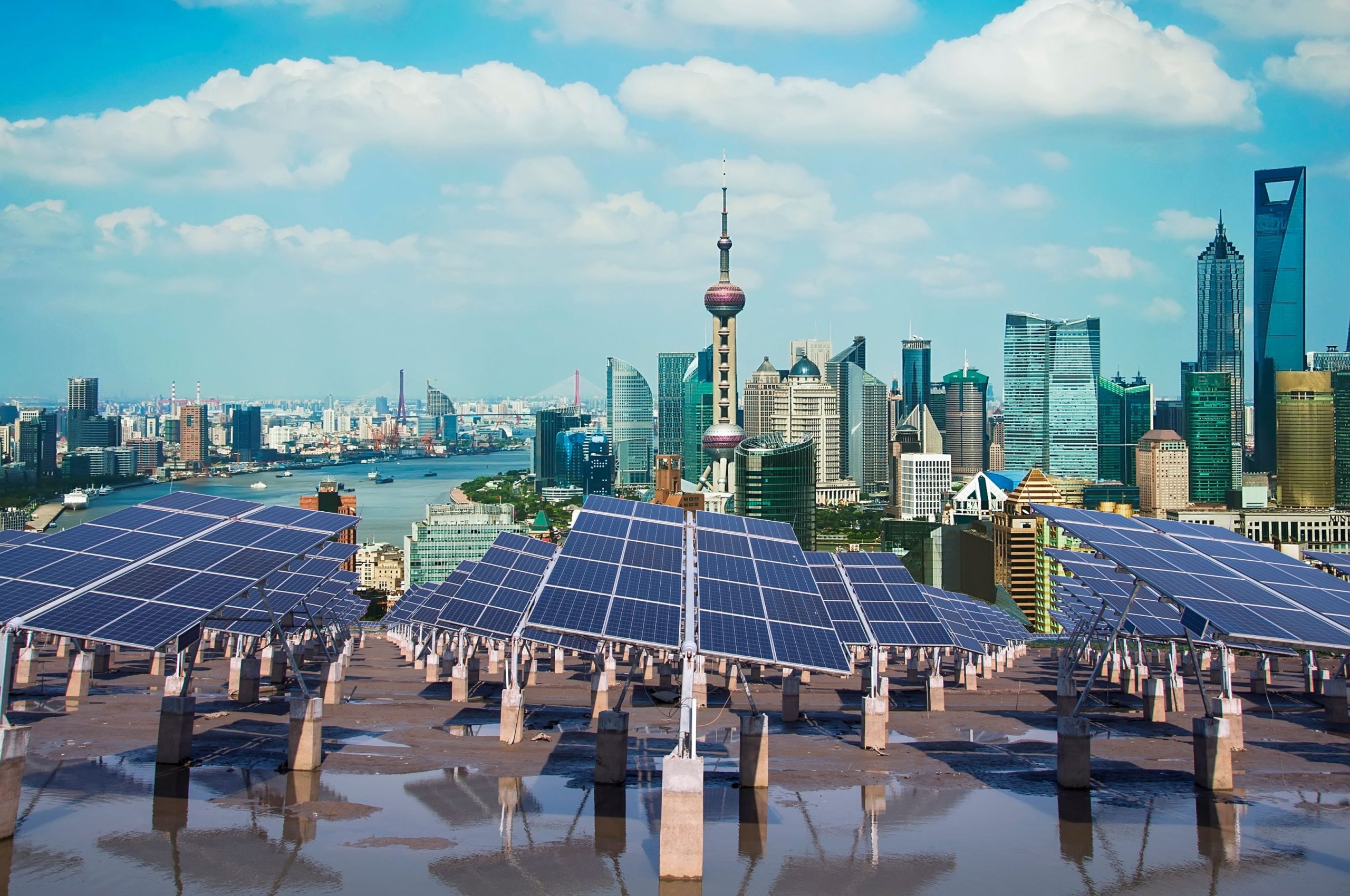 Shanghai Bund látképének nevezetessége, ökológiai energiát használó, megújuló napelem üzem | PV Napenergia